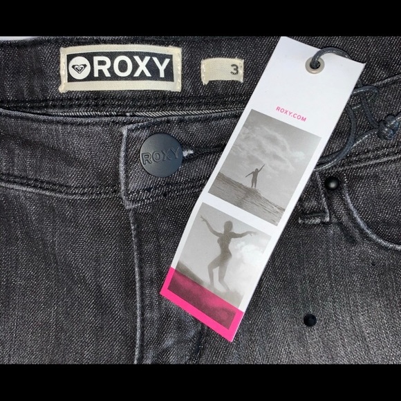 Roxy Red Lips Black Denim Shorts Sz 3 - Picture 4 of 4